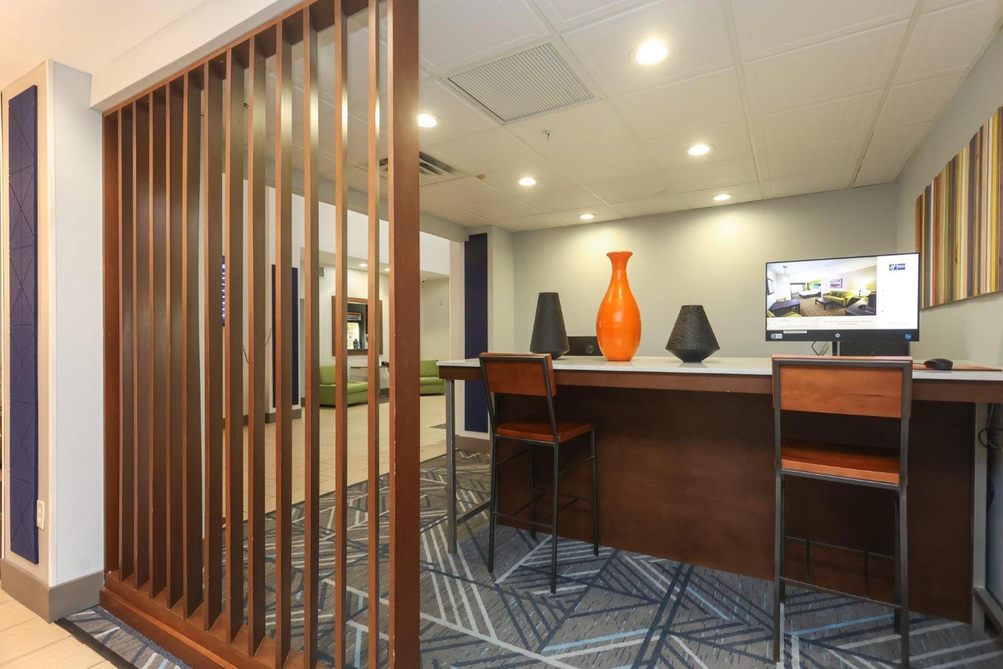 Holiday Express South Bixby By Ihg 2*