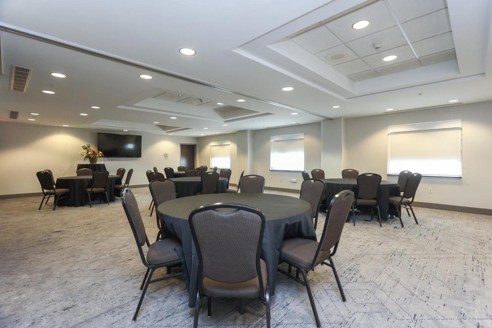 Express Tulsa South Bixby By Ihg Hotel Jenks