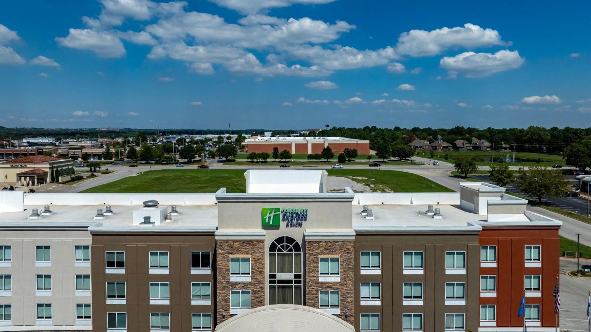 Express Tulsa South Bixby By Ihg Hotel 2*