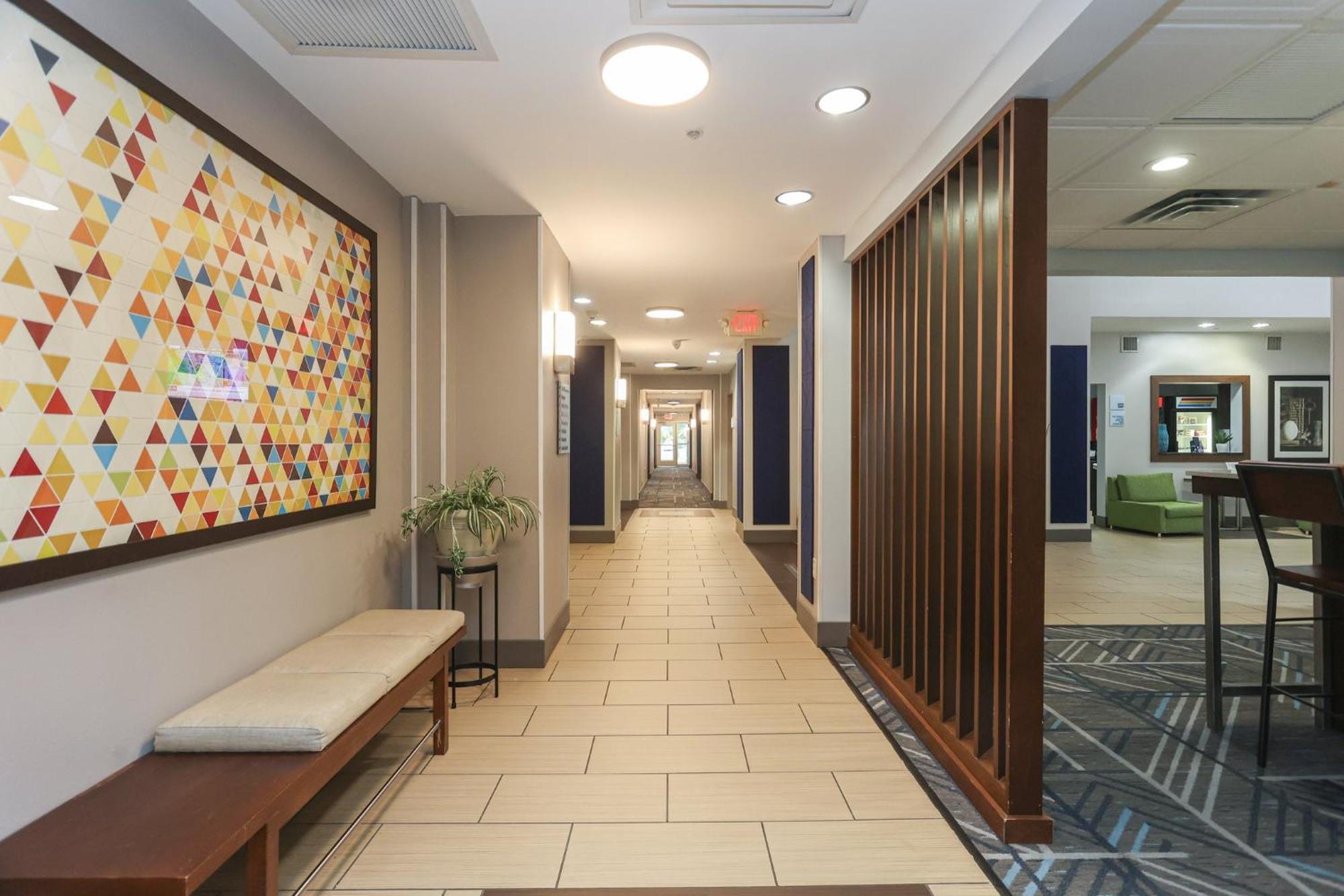 Hotel Holiday Express South Bixby By Ihg 2*